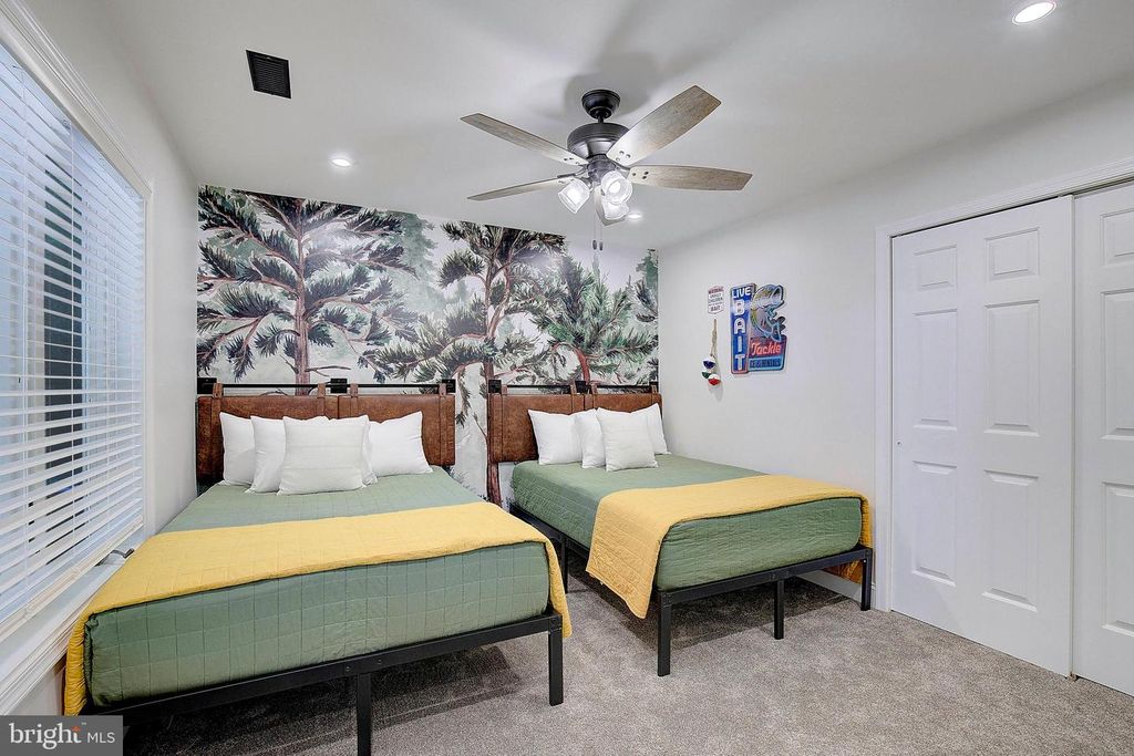 Image 40 of property listing at 431 SEAGULL LN, Lusby, MD 20657