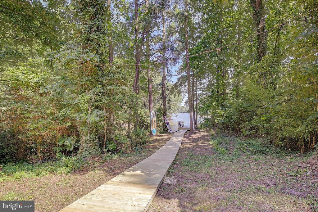 Image 45 of property listing at 431 SEAGULL LN, Lusby, MD 20657