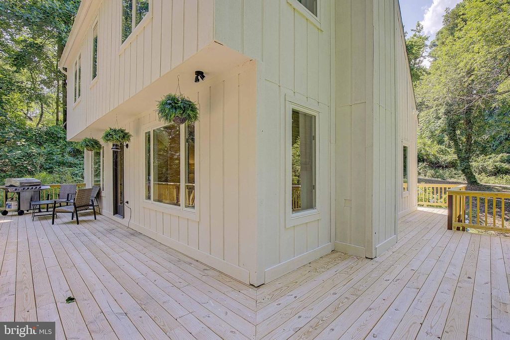 Image 55 of property listing at 431 SEAGULL LN, Lusby, MD 20657