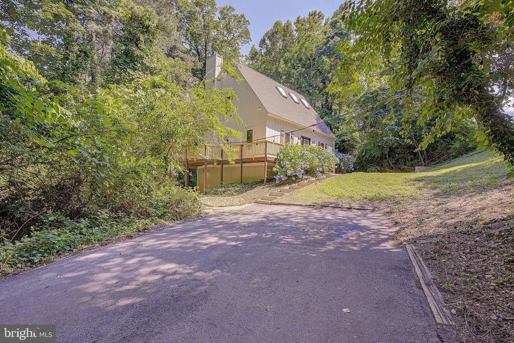 Image 60 of property listing at 431 SEAGULL LN, Lusby, MD 20657