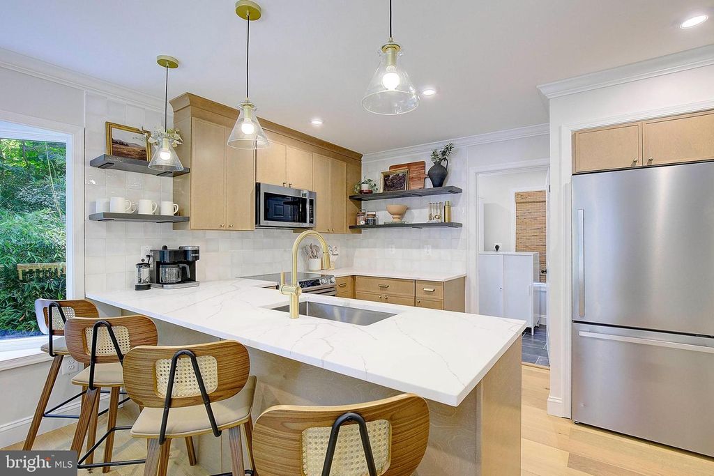 Image 6 of property listing at 431 SEAGULL LN, Lusby, MD 20657