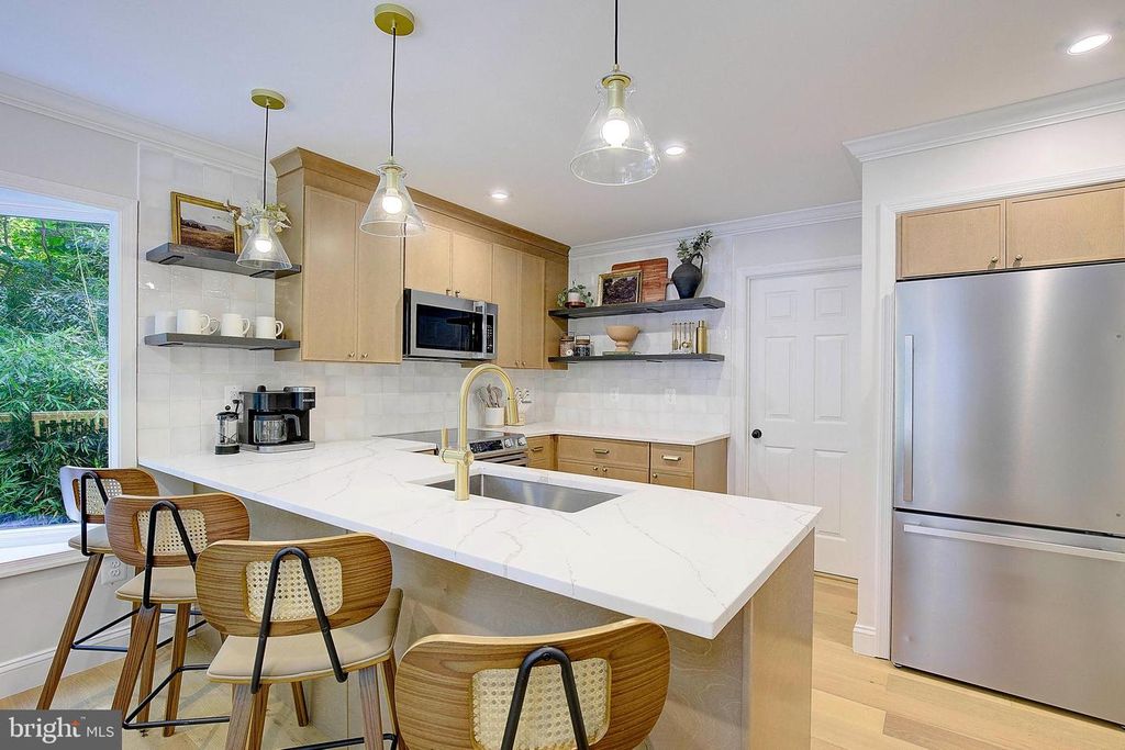 Image 7 of property listing at 431 SEAGULL LN, Lusby, MD 20657