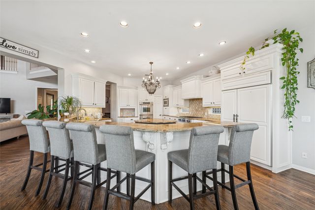 2206 Clearspring Drive N, Irving, TX 75063