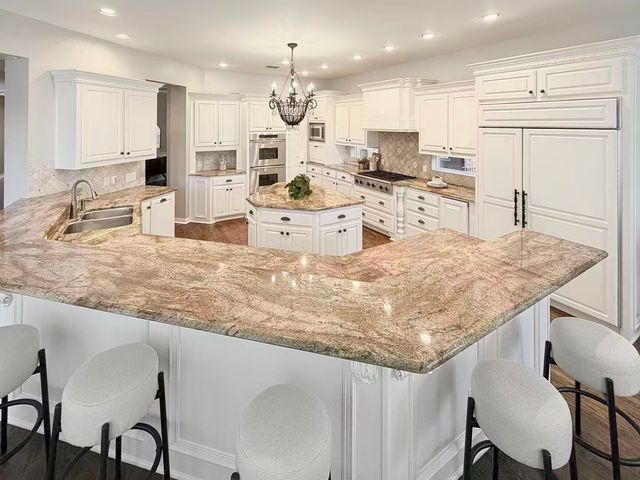 2206 Clearspring Drive N, Irving, TX 75063