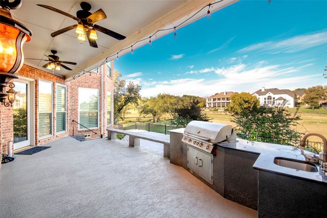 2206 Clearspring Drive N, Irving, TX 75063