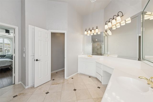 2206 Clearspring Drive N, Irving, TX 75063