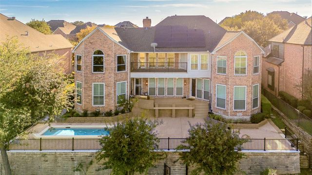 2206 Clearspring Drive N, Irving, TX 75063