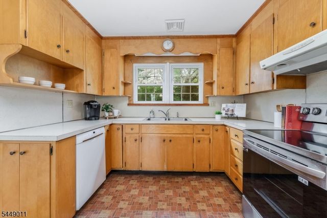 239 Quakertown Rd, Franklin Twp., NJ 08867