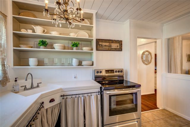 697 Tawakoni Drive, East Tawakoni, TX 75472