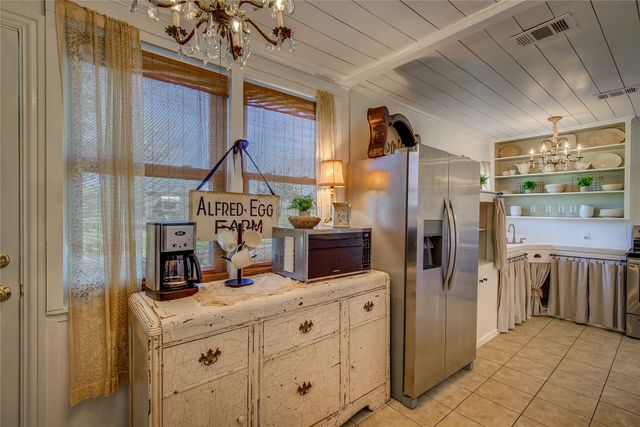 697 Tawakoni Drive, East Tawakoni, TX 75472