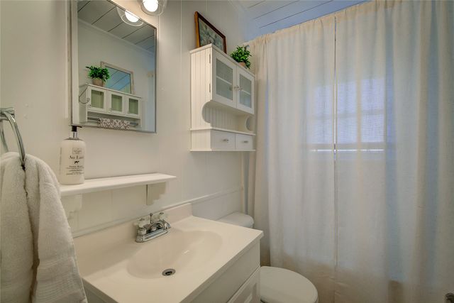 697 Tawakoni Drive, East Tawakoni, TX 75472