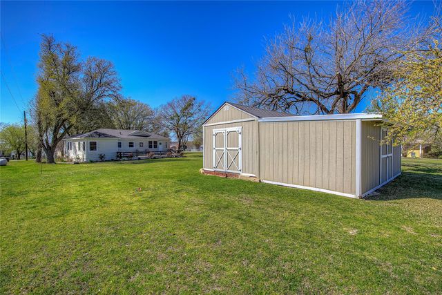 697 Tawakoni Drive, East Tawakoni, TX 75472