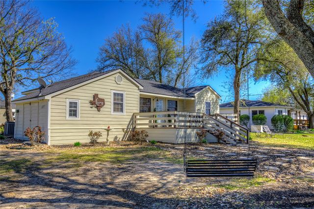 697 Tawakoni Drive, East Tawakoni, TX 75472