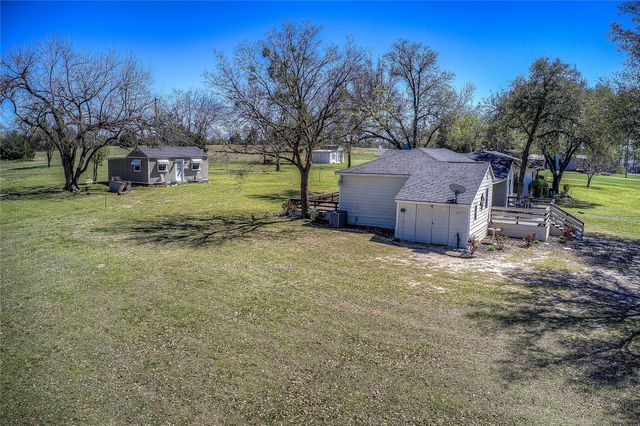 697 Tawakoni Drive, East Tawakoni, TX 75472