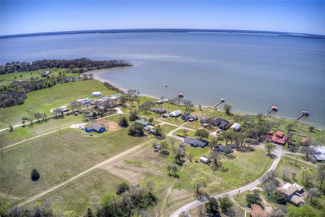 697 Tawakoni Drive, East Tawakoni, TX 75472