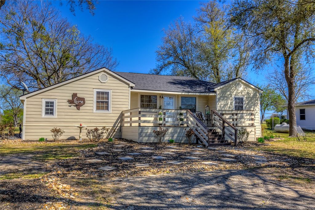 697 Tawakoni Drive, East Tawakoni, TX 75472