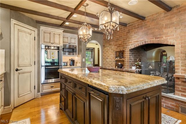 3089 Silver Lake Boulevard, Silver Lake, OH 44224