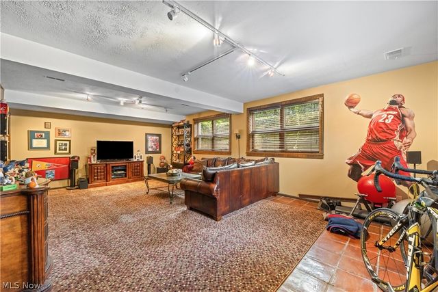 3089 Silver Lake Boulevard, Silver Lake, OH 44224