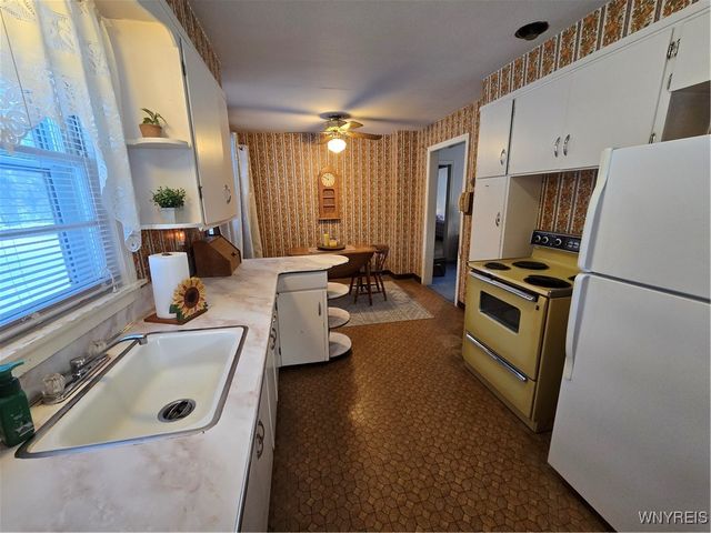 430 East Oak Orchard Street, Shelby, NY 14103