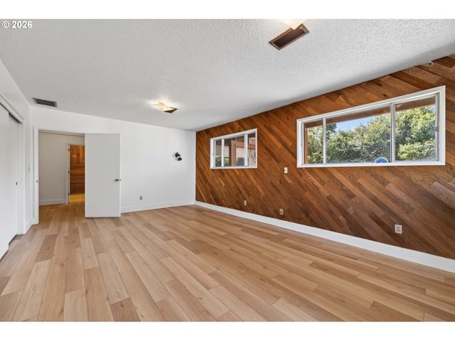 3565 Se NASE Ct, Milwaukie, OR 97222
