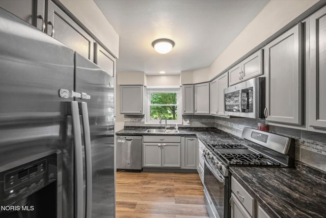 379 Birchdale Road, Perrysburg, OH 43551