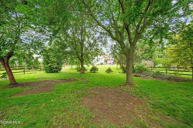379 Birchdale Road, Perrysburg, OH 43551