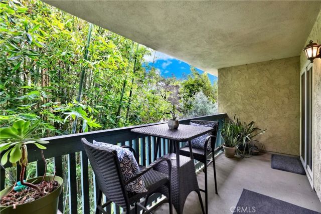 552 N Bellflower 303, Long Beach, CA 90814