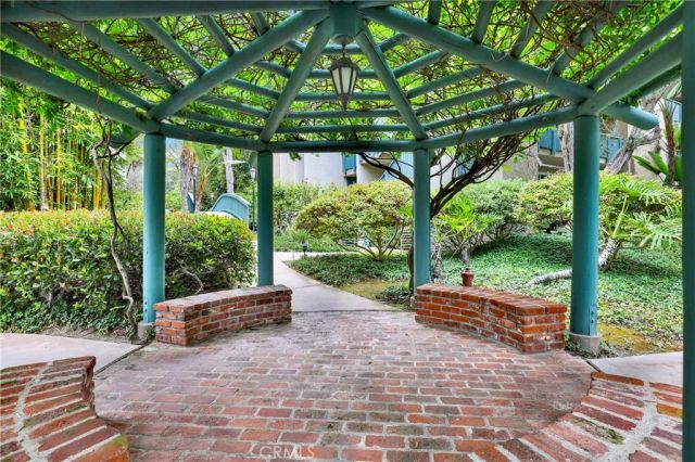 552 N Bellflower 303, Long Beach, CA 90814