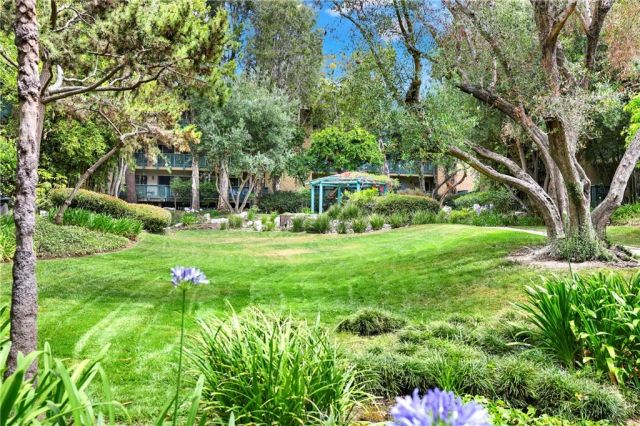 552 N Bellflower 303, Long Beach, CA 90814