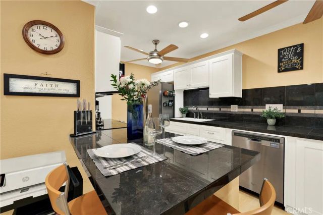 552 N Bellflower 303, Long Beach, CA 90814