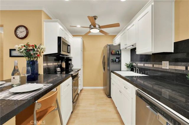 552 N Bellflower 303, Long Beach, CA 90814