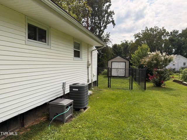 242 Aker Avenue, Chilhowie, VA 24319