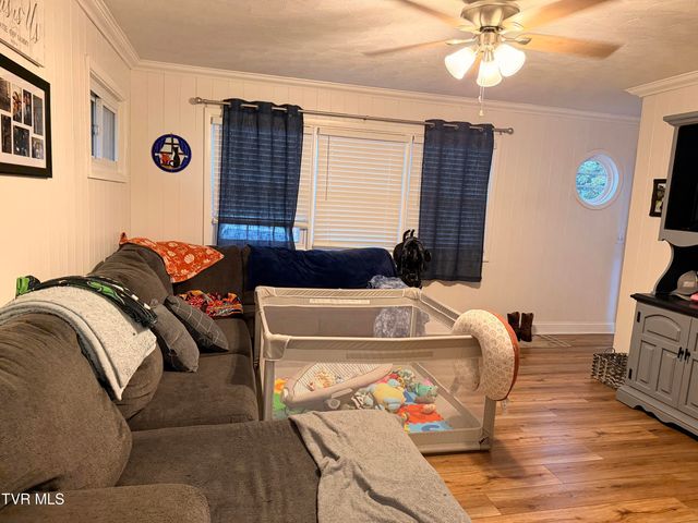 242 Aker Avenue, Chilhowie, VA 24319