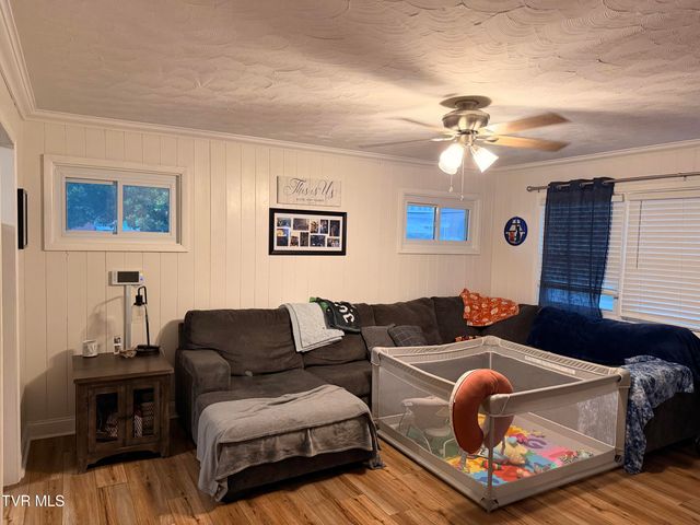 242 Aker Avenue, Chilhowie, VA 24319