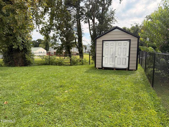 242 Aker Avenue, Chilhowie, VA 24319