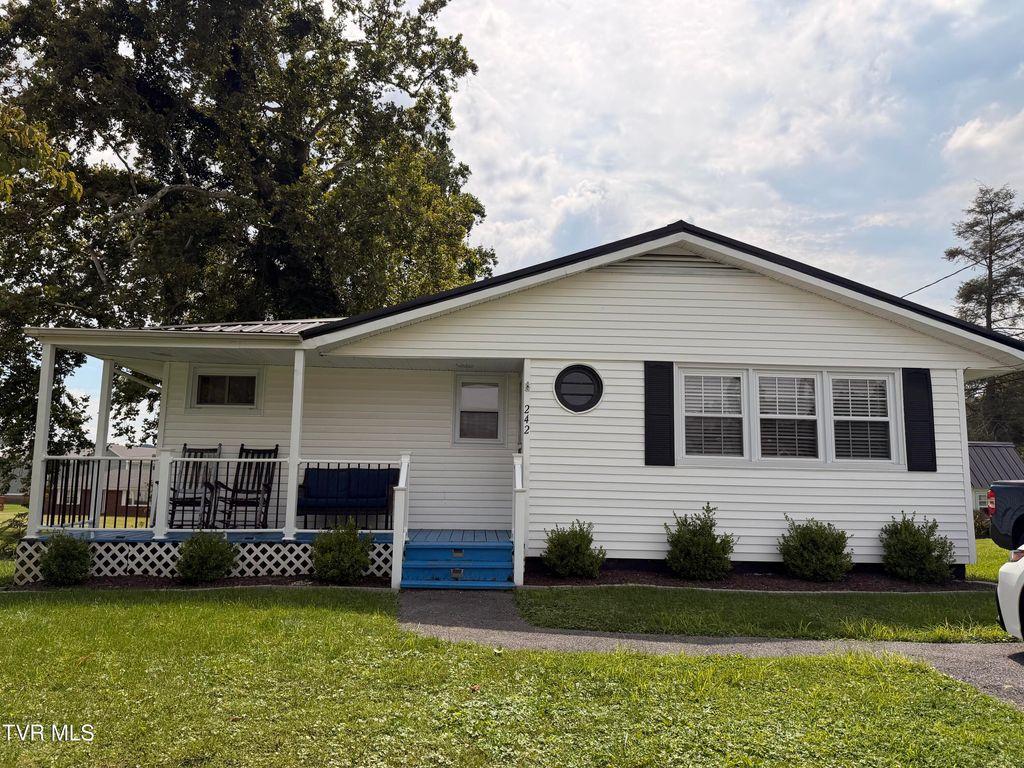 242 Aker Avenue, Chilhowie, VA 24319