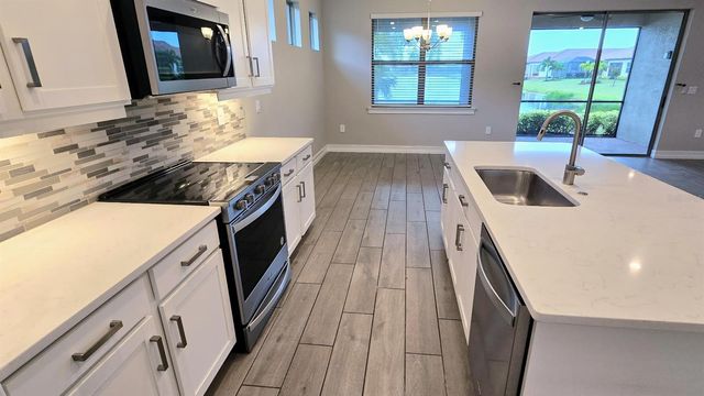 233 VINADIO BOULEVARD, Nokomis, FL 34275