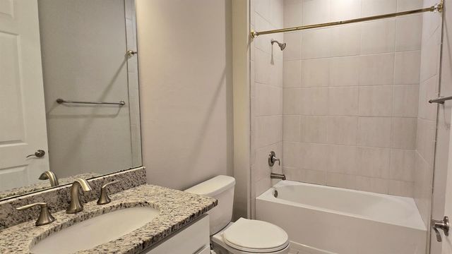 233 VINADIO BOULEVARD, Nokomis, FL 34275