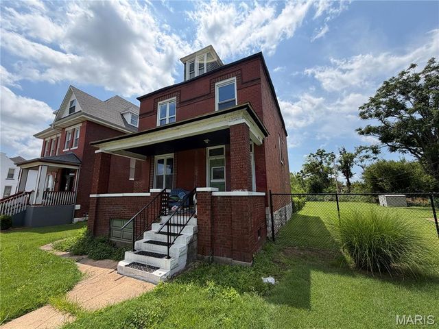 4806 Hammett Place, St Louis, MO 63113
