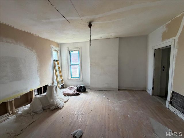 4806 Hammett Place, St Louis, MO 63113