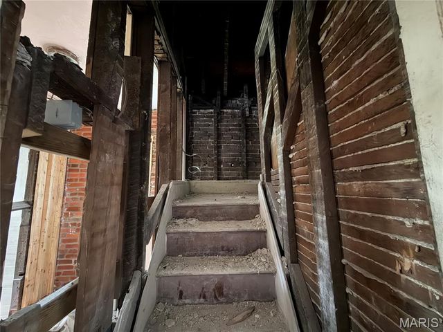 4806 Hammett Place, St Louis, MO 63113