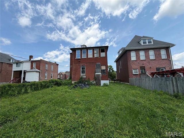 4806 Hammett Place, St Louis, MO 63113