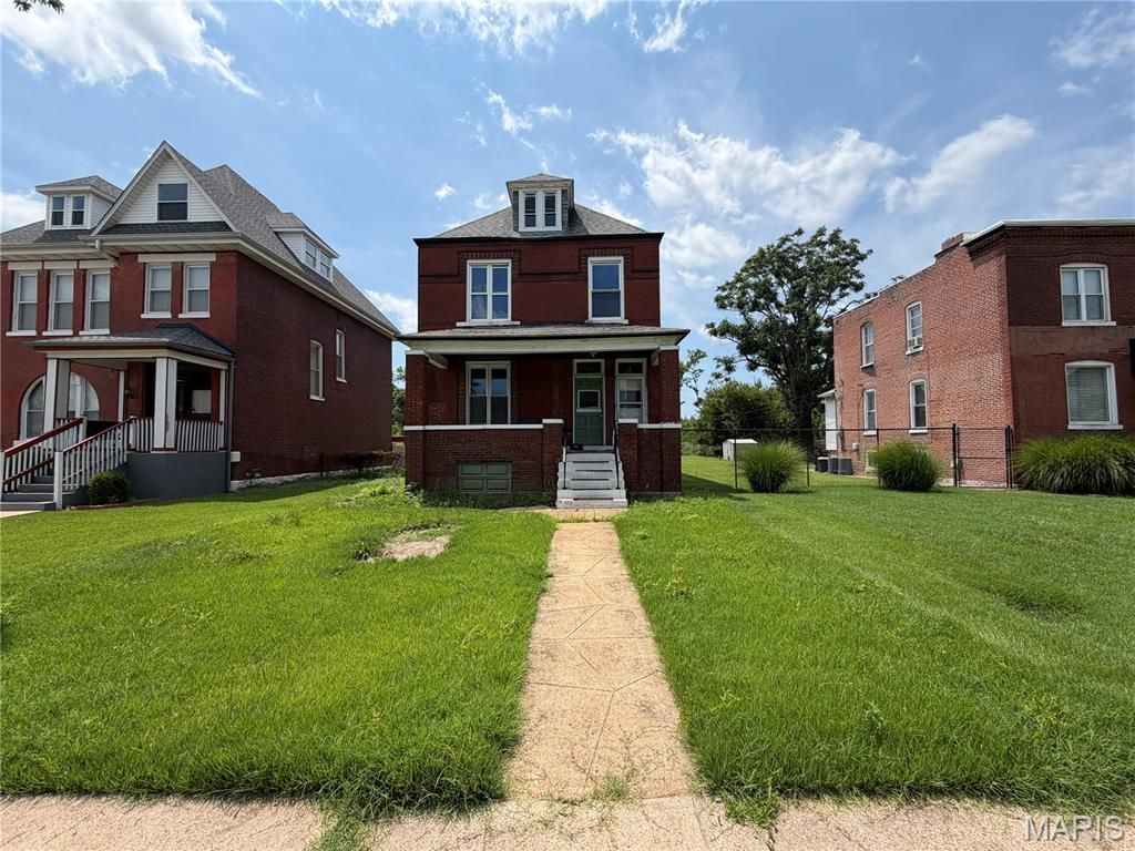 4806 Hammett Place, St Louis, MO 63113