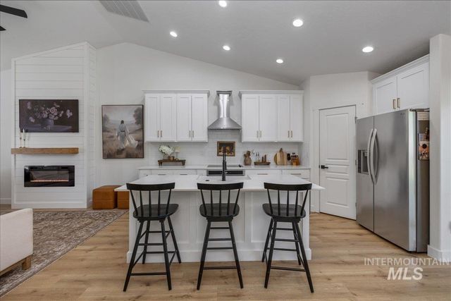1384 E Palermo St, Meridian, ID 83642