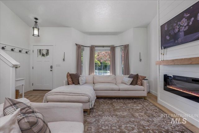1384 E Palermo St, Meridian, ID 83642