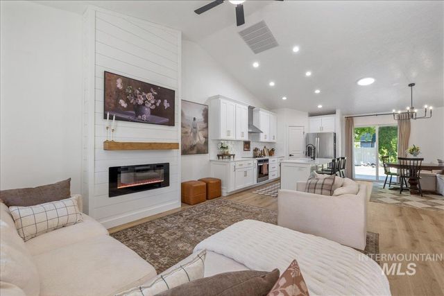 1384 E Palermo St, Meridian, ID 83642