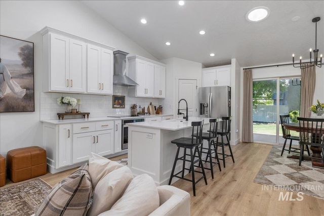 1384 E Palermo St, Meridian, ID 83642