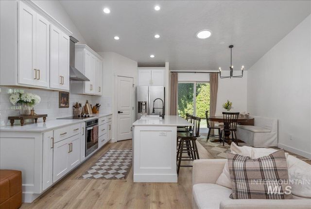 1384 E Palermo St, Meridian, ID 83642