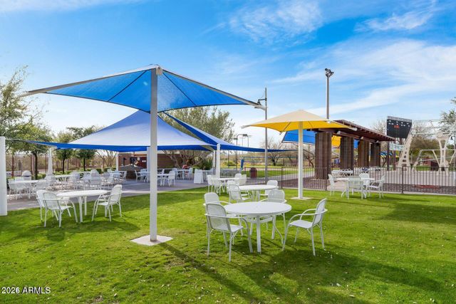 4136 W PALACE STATION Road, New River, AZ 85087