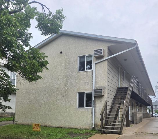 1014 Pine STREET, La Crosse, WI 54601